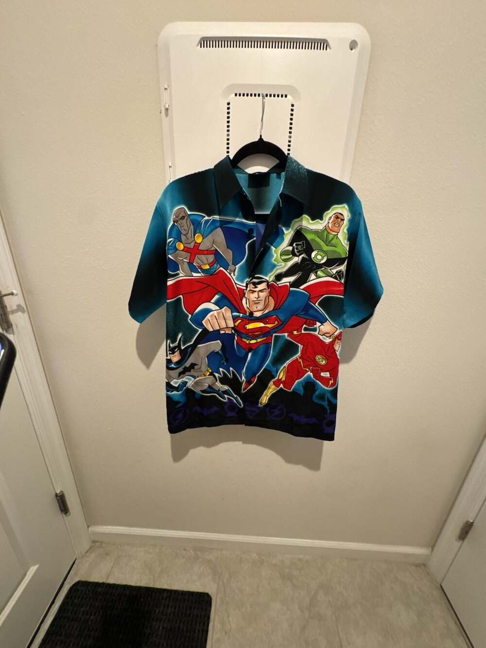 Vintage 2001 Justice League DC Comics All-Over Print Button-Up Shirt